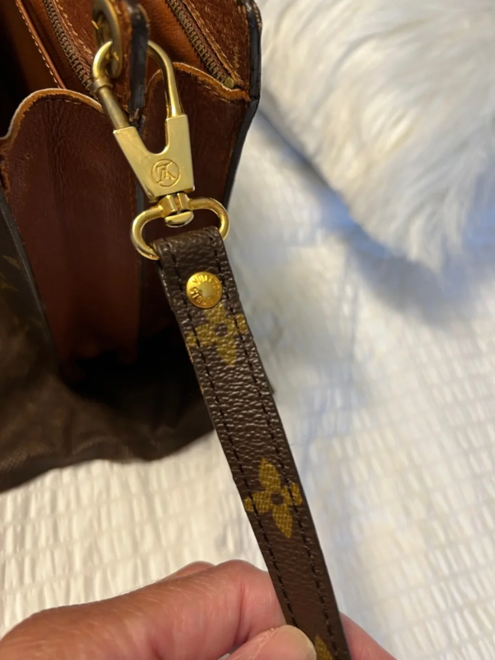 Louis Vuitton Monogram Canvas Brown & Gold Crossbody Bag - Picture 6 of 11